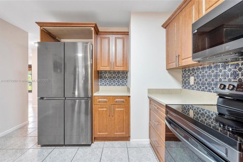 Casa en venta en Miami Gardens, Florida, 3 dormitorios, 144.56 m2 № 1897830 - foto 20