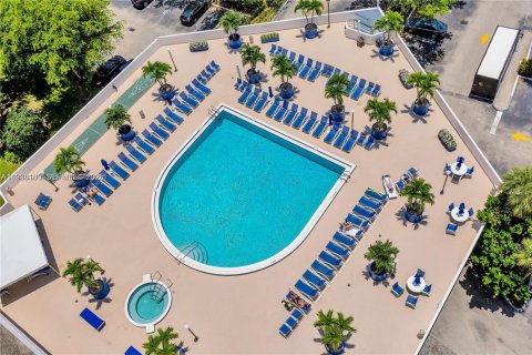 Condo in Aventura, Florida, 2 bedrooms  № 1994244 - photo 4