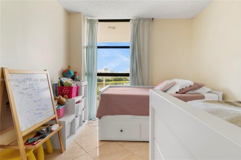 Condo in Aventura, Florida, 2 bedrooms  № 1994244 - photo 10
