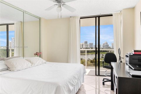 Condo in Aventura, Florida, 2 bedrooms  № 1994244 - photo 6