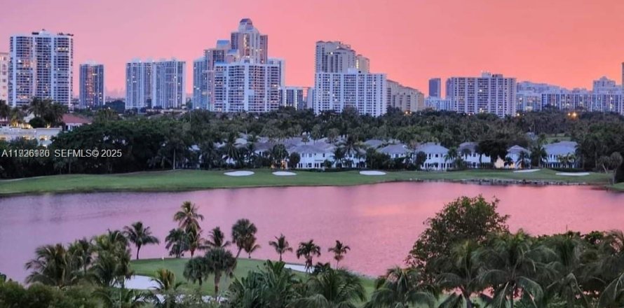 Condo in Aventura, Florida, 2 bedrooms  № 1994244