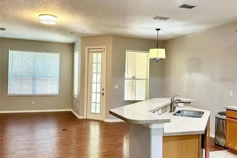 Touwnhouse à louer à Orlando, Floride: 3 chambres, 145.86 m2 № 2107563 - photo 9