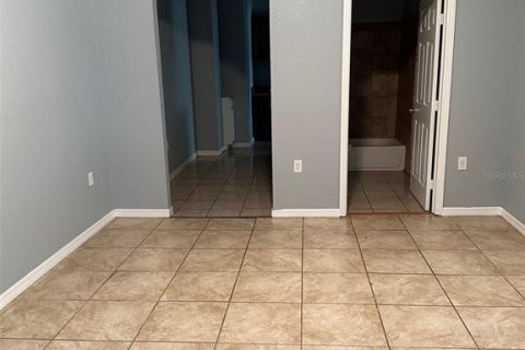 Appartement à louer à Haines City, Floride: 2 chambres, 92.9 m2 № 1912843 - photo 4