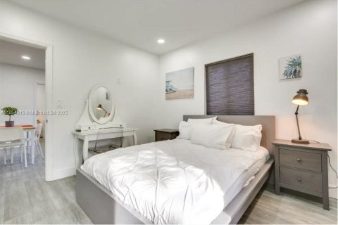 Casa en alquiler en North Miami Beach, Florida, 2 dormitorios № 1979213 - foto 9