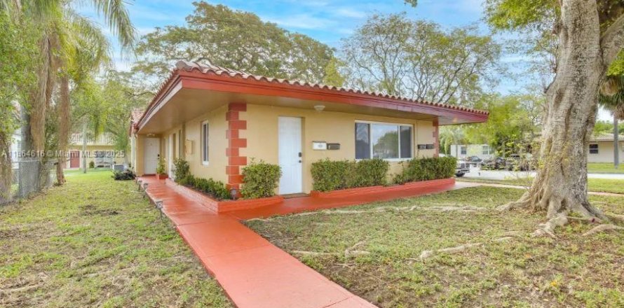 Casa en North Miami Beach, Florida 2 dormitorios № 1979213