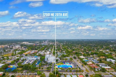 Casa en alquiler en North Miami Beach, Florida, 2 dormitorios № 1979213 - foto 4