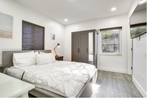 Casa en alquiler en North Miami Beach, Florida, 2 dormitorios № 1979213 - foto 11
