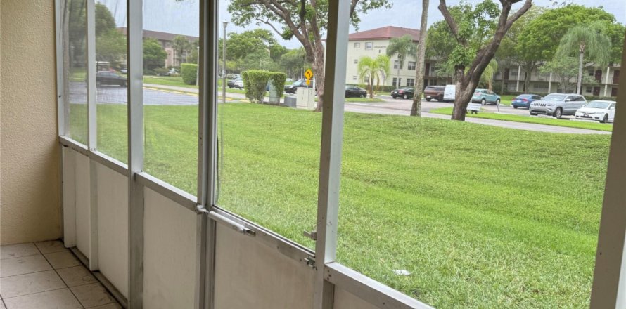 Condominio en Pembroke Pines, Florida, 1 dormitorio  № 1228797