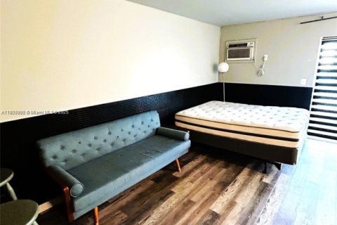 Condominio en alquiler en Miami Beach, Florida, 34.37 m2 № 1957289 - foto 10