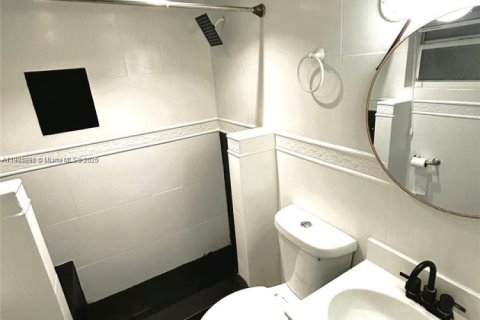 Condominio en alquiler en Miami Beach, Florida, 34.37 m2 № 1957289 - foto 9