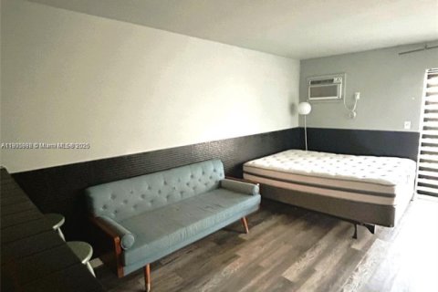 Condominio en alquiler en Miami Beach, Florida, 34.37 m2 № 1957289 - foto 6