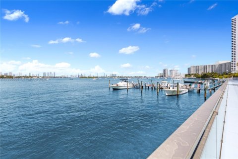 Condo in Miami Beach, Florida № 2058467 - photo 20