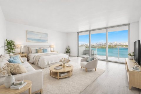 Studio in the Condo in Miami Beach, Florida  № 2058467