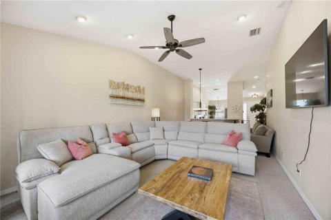 Condo in Bradenton, Florida, 2 bedrooms № 2096723 - photo 13