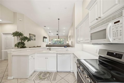 Condo in Bradenton, Florida, 2 bedrooms № 2096723 - photo 19