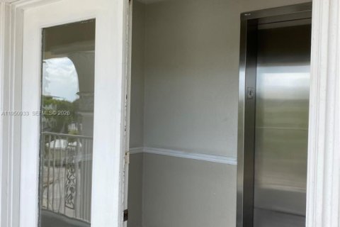 Copropriété à vendre à West Palm Beach, Floride: 2 chambres, 133.5 m2 № 2007169 - photo 18