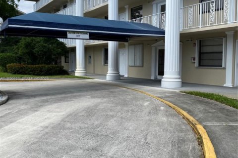 Copropriété à vendre à West Palm Beach, Floride: 2 chambres, 133.5 m2 № 2007169 - photo 17