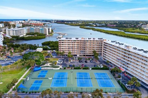 Condo in Indian Shores, Florida, 1 bedroom № 2139080 - photo 3
