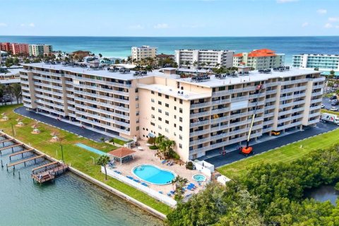 Condo in Indian Shores, Florida, 1 bedroom № 2139080