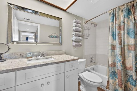 Condo in Indian Shores, Florida, 1 bedroom № 2139080 - photo 22