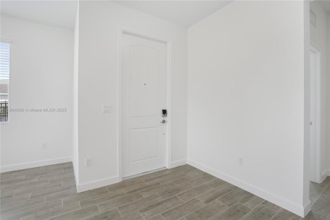 Снять в аренду виллу или дом в Локсахатчи-Гроувс, Флорида 3 спальни, 163.32м2, № 1958712 - фото 5