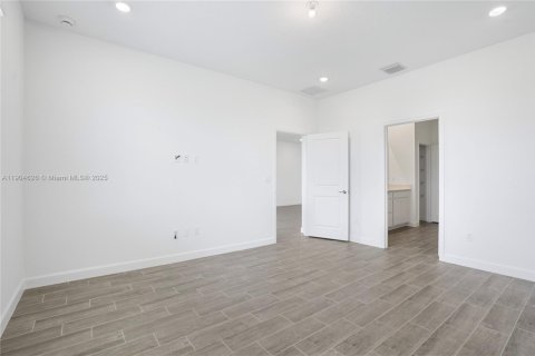 Снять в аренду виллу или дом в Локсахатчи-Гроувс, Флорида 3 спальни, 163.32м2, № 1958712 - фото 16