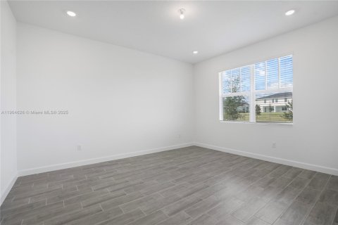 Снять в аренду виллу или дом в Локсахатчи-Гроувс, Флорида 3 спальни, 163.32м2, № 1958712 - фото 15