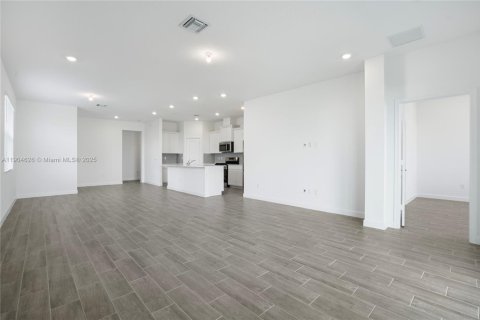 Снять в аренду виллу или дом в Локсахатчи-Гроувс, Флорида 3 спальни, 163.32м2, № 1958712 - фото 13