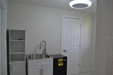 House in Tampa, Florida 5 bedrooms, 157.1 sq.m. № 2259093 - photo 13