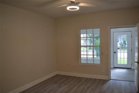 House in Tampa, Florida 5 bedrooms, 157.1 sq.m. № 2259093 - photo 18