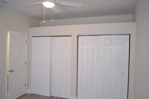 House in Tampa, Florida 5 bedrooms, 157.1 sq.m. № 2259093 - photo 9