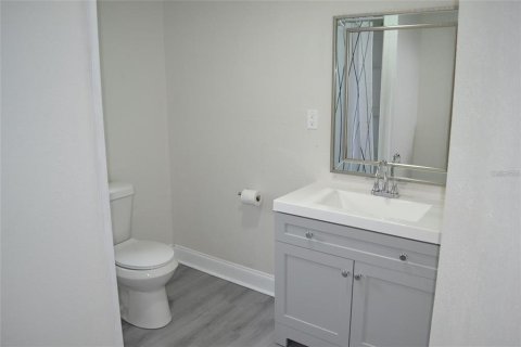 House in Tampa, Florida 5 bedrooms, 157.1 sq.m. № 2259093 - photo 16