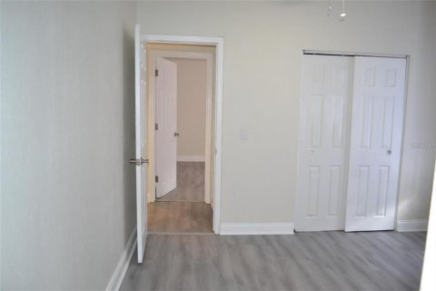 House in Tampa, Florida 5 bedrooms, 157.1 sq.m. № 2259093 - photo 17