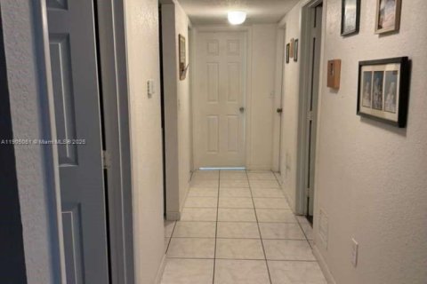 Купить виллу или дом в Дейви, Флорида 4 спальни, 111.48м2, № 1956356 - фото 22