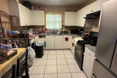 Купить виллу или дом в Дейви, Флорида 4 спальни, 111.48м2, № 1956356 - фото 19