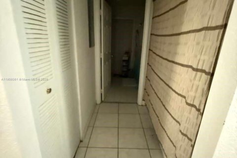 Купить виллу или дом в Дейви, Флорида 4 спальни, 111.48м2, № 1956356 - фото 4