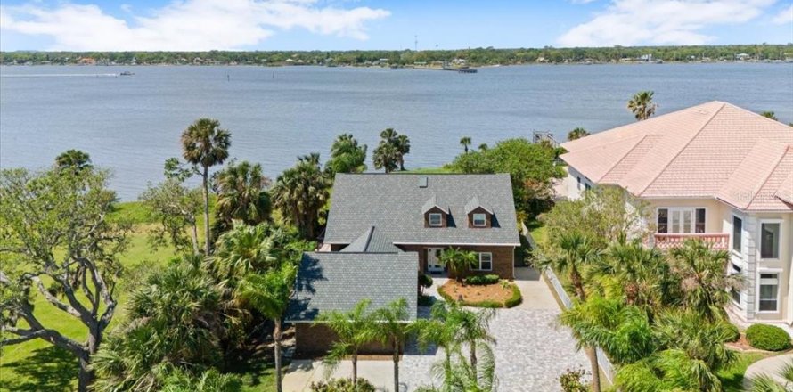 Casa en Daytona Beach, Florida 3 dormitorios, 300.07 m2 № 1630143