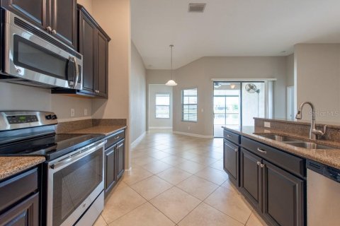 Casa en venta en New Port Richey, Florida, 4 dormitorios, 224.92 m2 № 1681926 - foto 16
