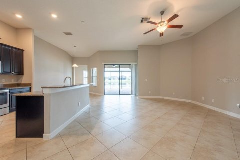Casa en venta en New Port Richey, Florida, 4 dormitorios, 224.92 m2 № 1681926 - foto 10