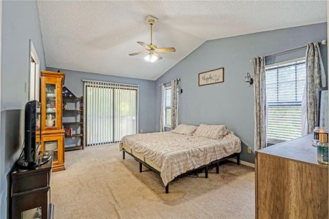 House in DeLand, Florida 4 bedrooms, 189.24 sq.m. № 2118724 - photo 15