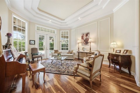 House in Tampa, Florida 4 bedrooms, 322.37 sq.m. № 2391024 - photo 9