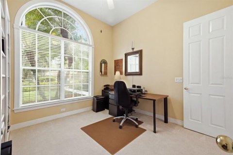 House in Tampa, Florida 4 bedrooms, 322.37 sq.m. № 2391024 - photo 13