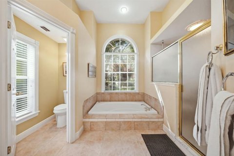 House in Tampa, Florida 4 bedrooms, 322.37 sq.m. № 2391024 - photo 24