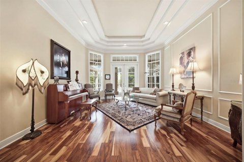 House in Tampa, Florida 4 bedrooms, 322.37 sq.m. № 2391024 - photo 8