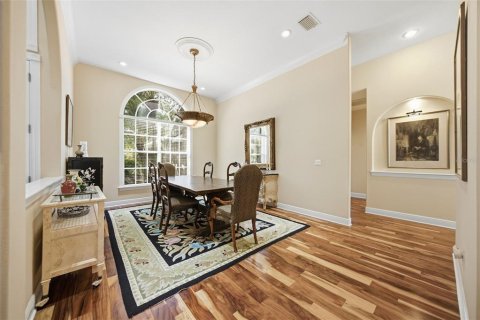 House in Tampa, Florida 4 bedrooms, 322.37 sq.m. № 2391024 - photo 11