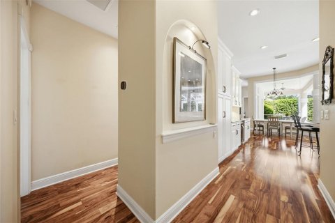 House in Tampa, Florida 4 bedrooms, 322.37 sq.m. № 2391024 - photo 26