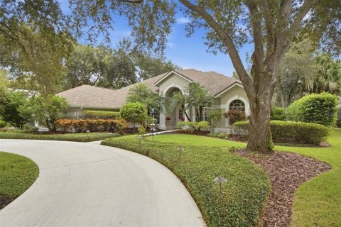 House in Tampa, Florida 4 bedrooms, 322.37 sq.m. № 2391024 - photo 3