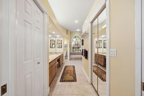 House in Tampa, Florida 4 bedrooms, 322.37 sq.m. № 2391024 - photo 20