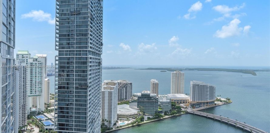 Condominio en Miami, Florida, 3 dormitorios № 1839196