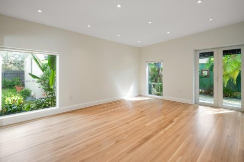 Villa ou maison à vendre à Miami, Floride: 3 chambres, 238.39 m2 № 1930181 - photo 14